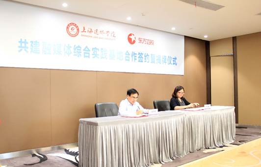图片包含 室内, 床, 房间, 窗户  描述已自动生成